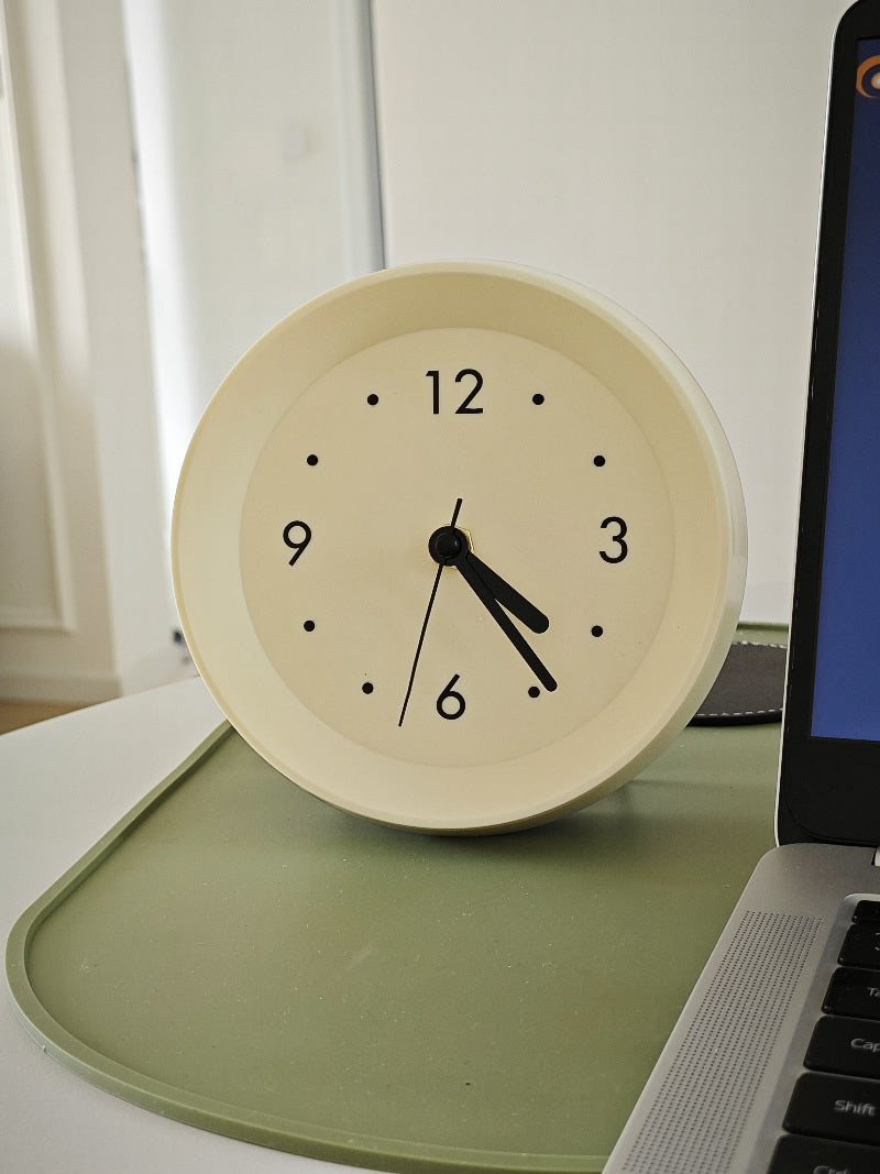 Simple Cream Desktop Silent Clock