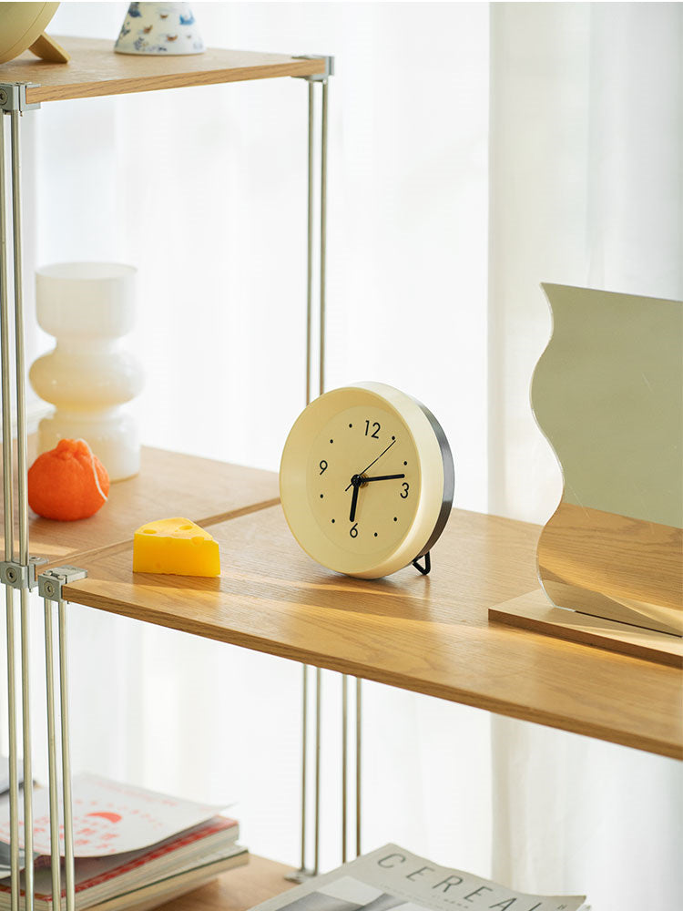 Simple Cream Desktop Silent Clock