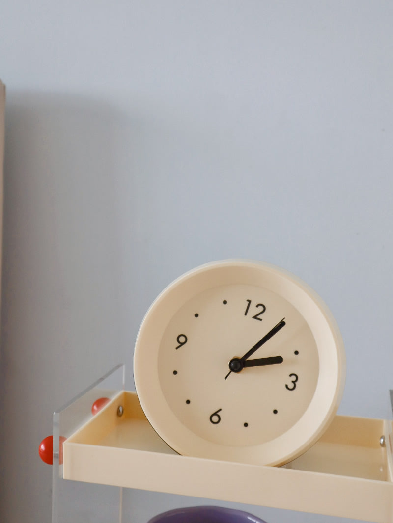 Simple Cream Desktop Silent Clock