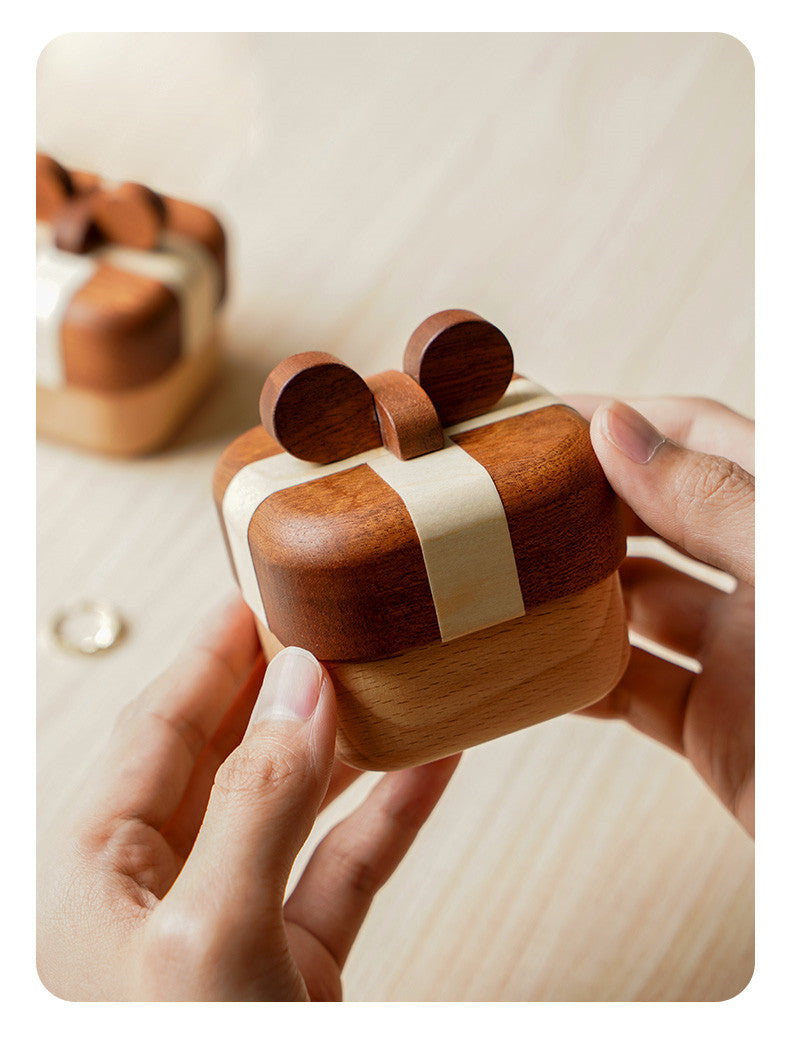 Charming Gift Box Style Wooden Ring Holder: Sophisticated Jewelry Storage