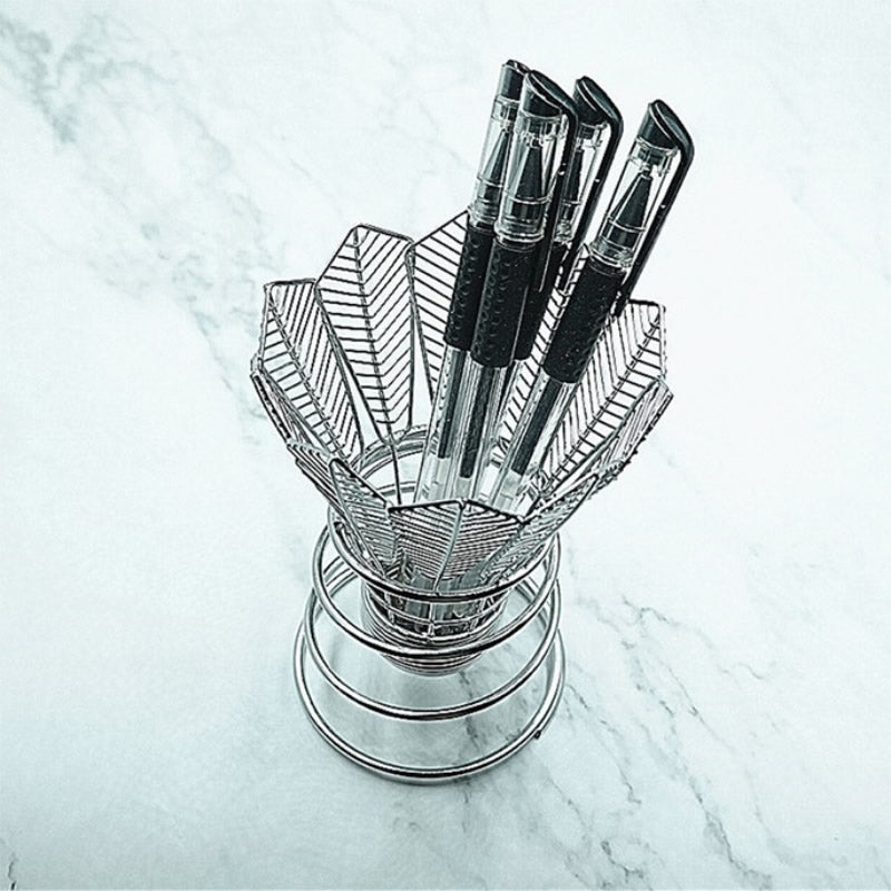 Classic Iron Art Shuttlecock Office Pen Holder: Elegant Office Organizer