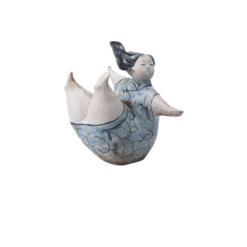 Classic plump woman art sculpture, unique home decoration ornaments