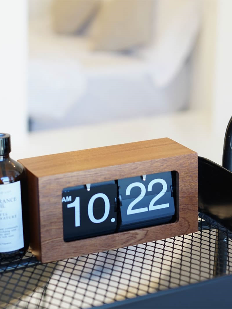 Classic Square Wooden Desktop Flip Clock - Timeless Elegance for Office Desk