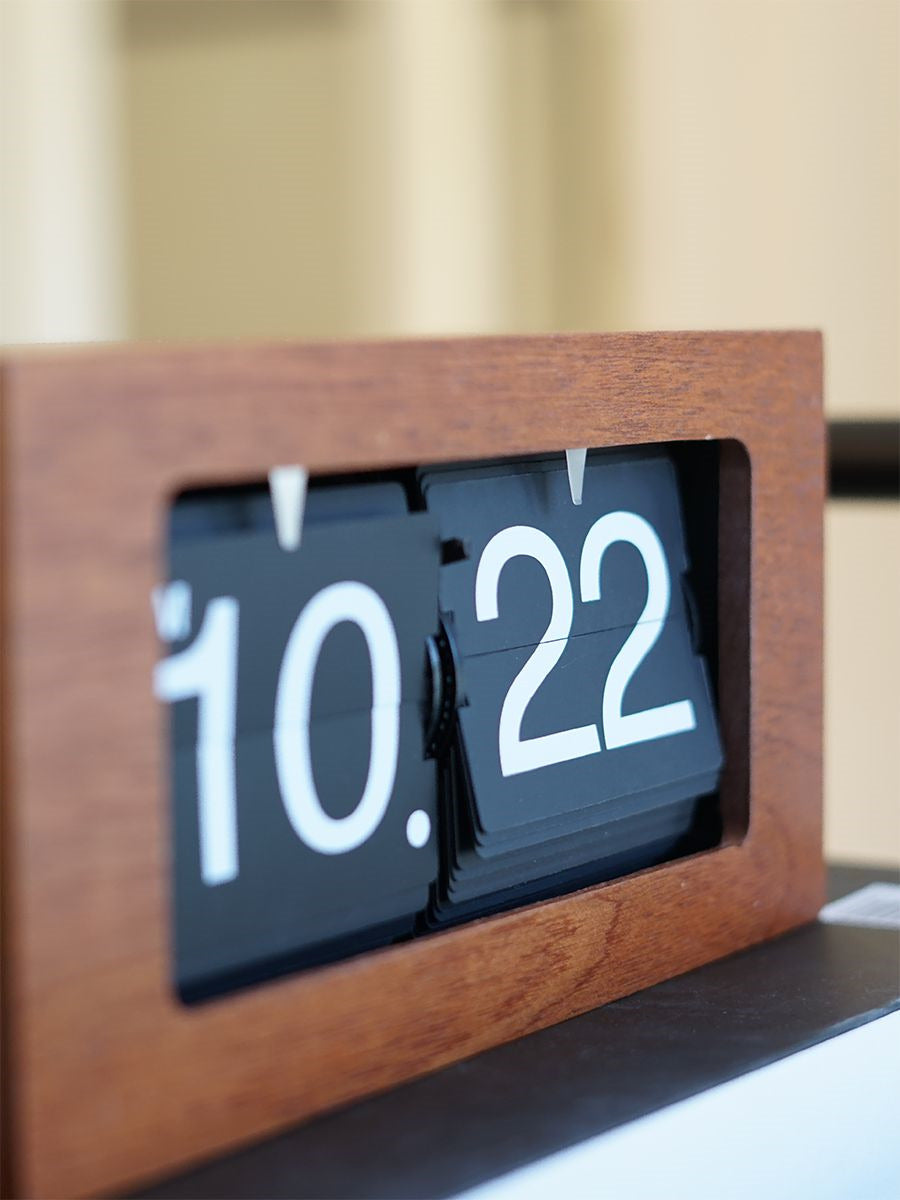 Classic Square Wooden Desktop Flip Clock - Timeless Elegance for Office Desk