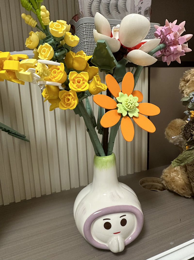 Creative Art Garlic Ceramic Vase, Home Decoration Ideas