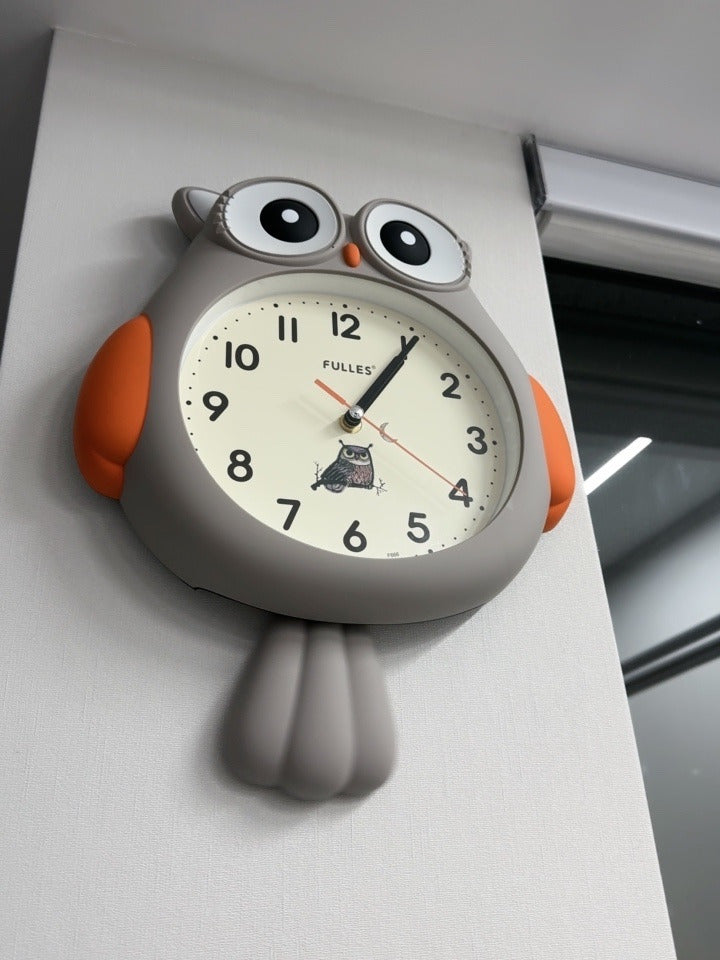 Cute cartoon owl wall clock with wagging tail,  children's room decoration