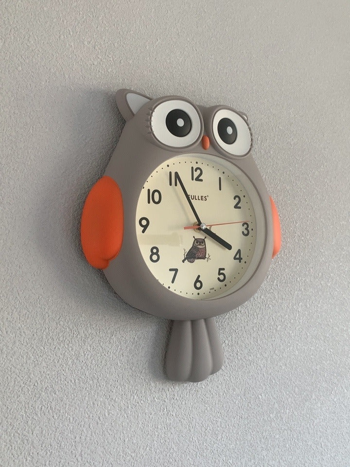 Cute cartoon owl wall clock with wagging tail,  children's room decoration