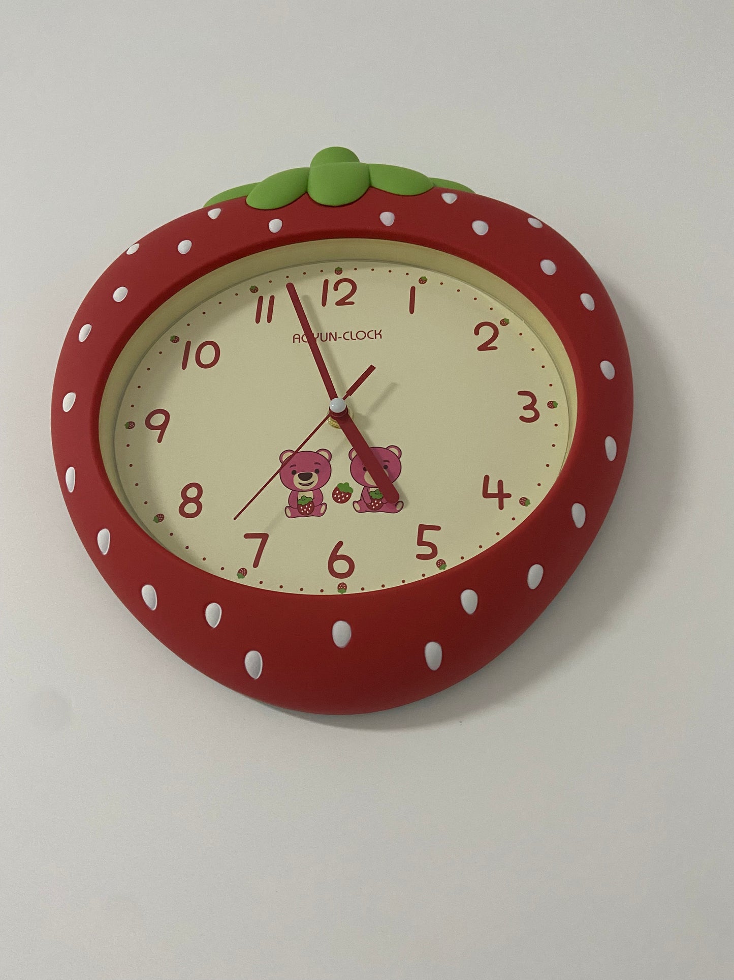 Cute Strawberry Wall Clock, Children'S Room Girls Room Decoration Ideas