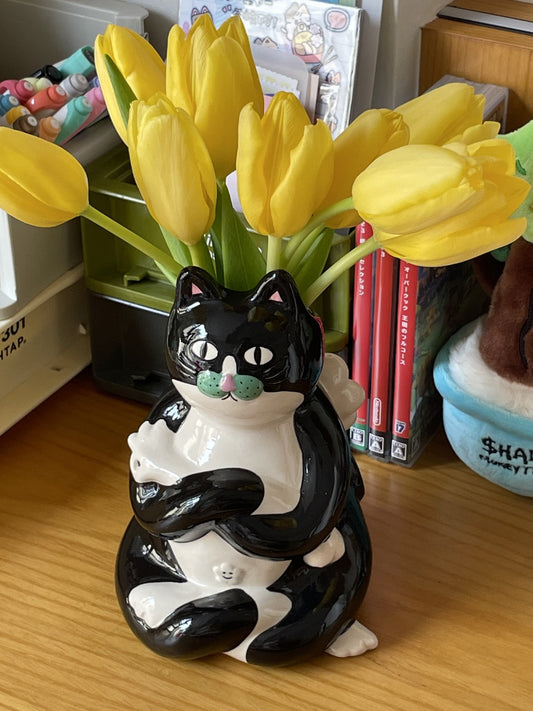 Elegant Black Cat Ceramic Vase: Charming and Unique Desktop Decor