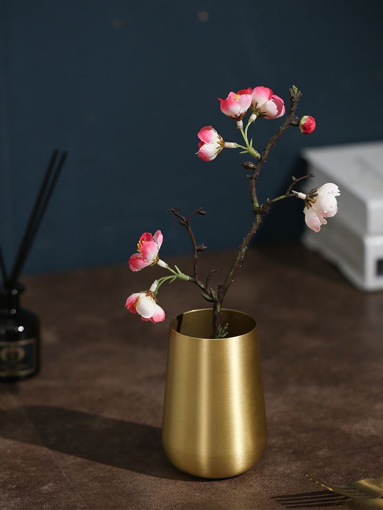 Elegant Brass Pen Holder and Mini Vase: Dual-Purpose Office Decor