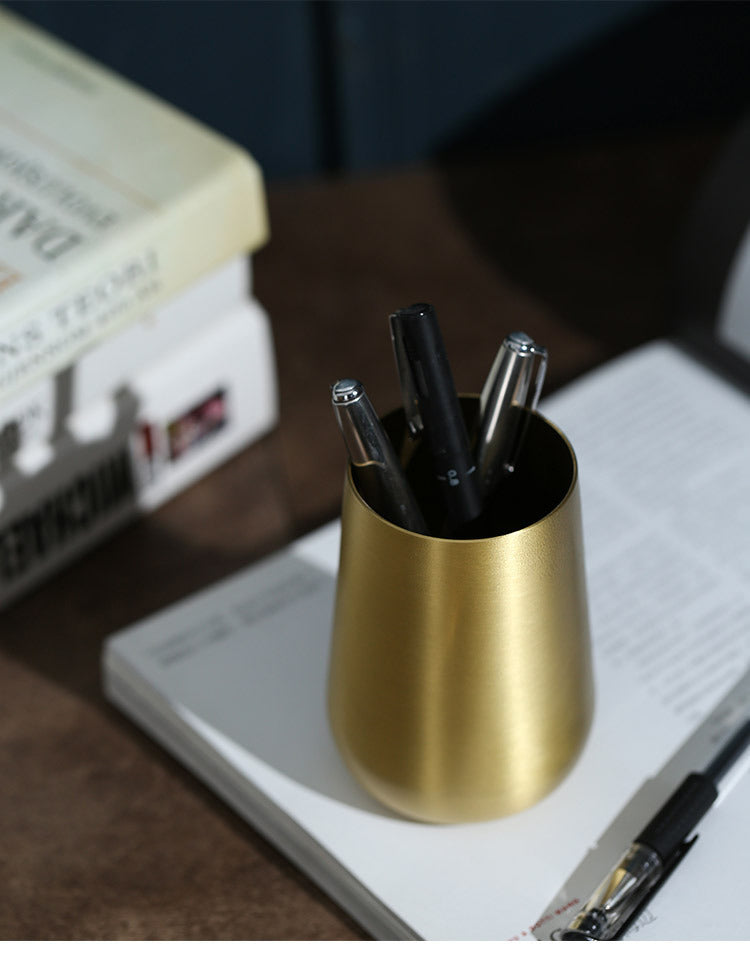 Elegant Brass Pen Holder and Mini Vase: Dual-Purpose Office Decor