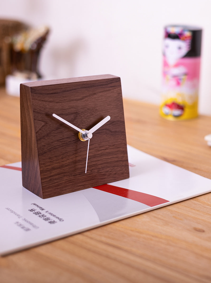 Elegant Wooden Silent Desk Clock: Minimalist Home Decor Accent