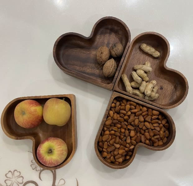 Exquisite Wooden Heart-Shaped Snack Storage Tray