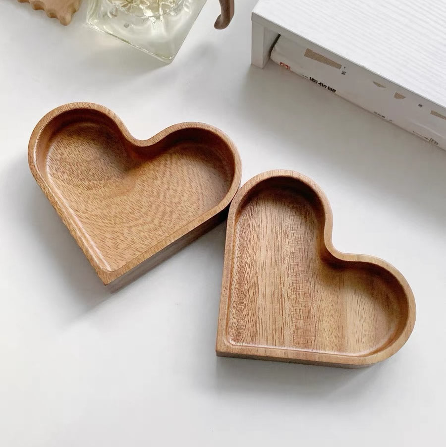 Exquisite Wooden Heart-Shaped Snack Storage Tray