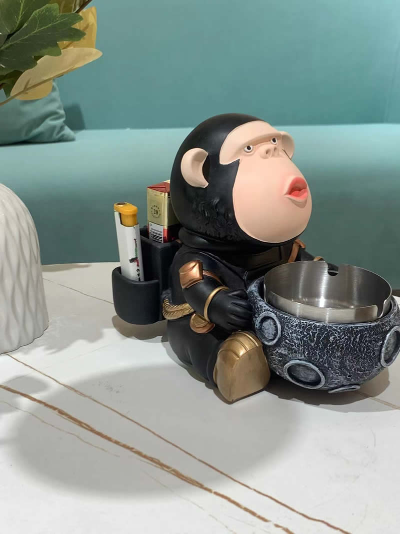 Funny Aviation Cartoon Gorilla Ashtray, Creative Decorative Gift