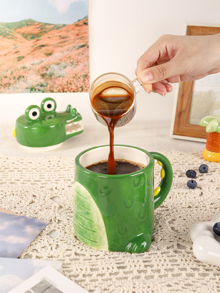 Green Crocodile Mug: Fun and Whimsical Coffee Cup