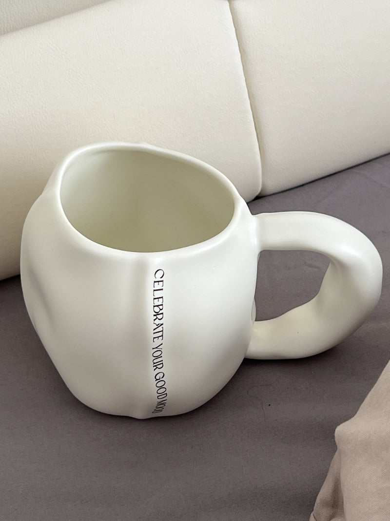 Minimalist Large Belly Ceramic Mug - Elegant and Functional Drinkware