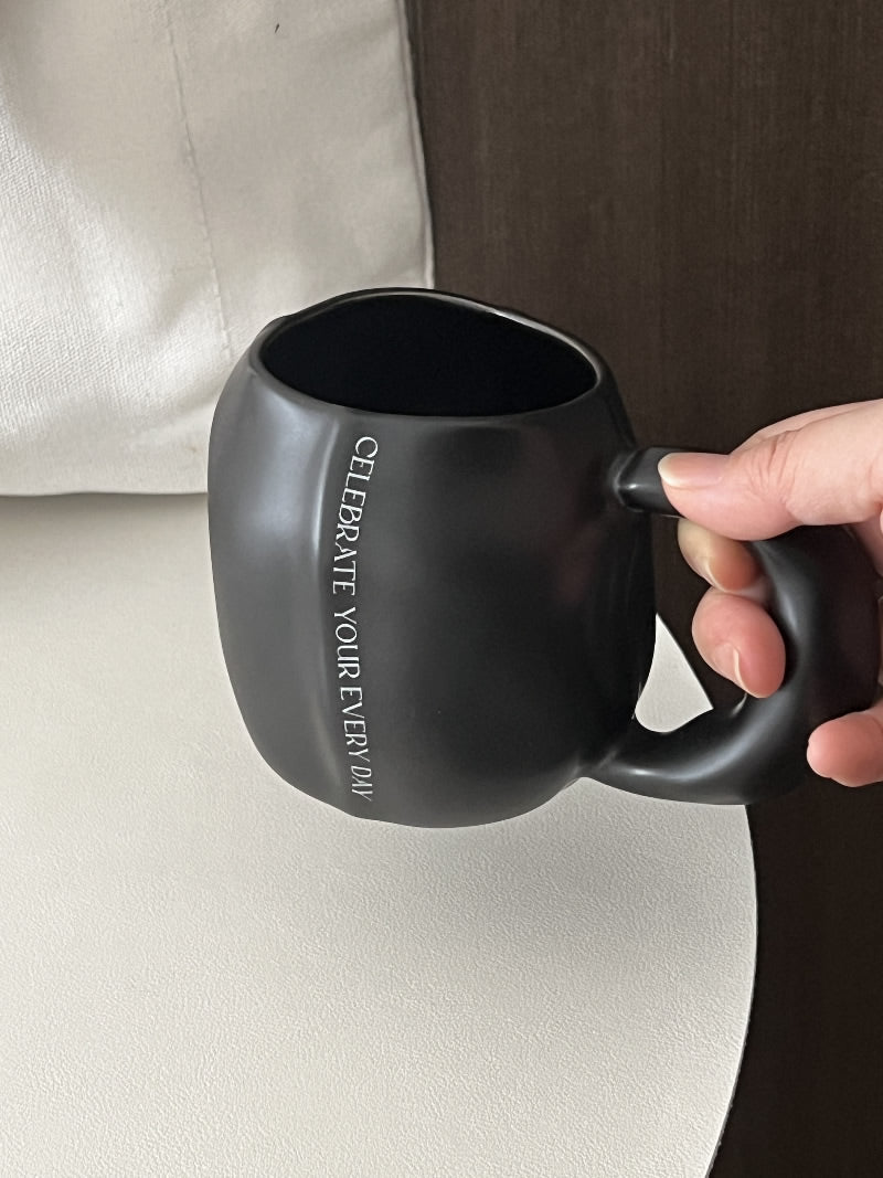 Minimalist Large Belly Ceramic Mug - Elegant and Functional Drinkware