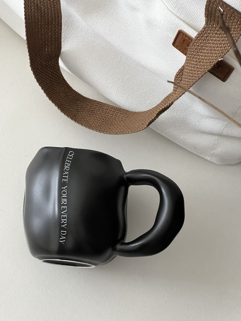 Minimalist Large Belly Ceramic Mug - Elegant and Functional Drinkware