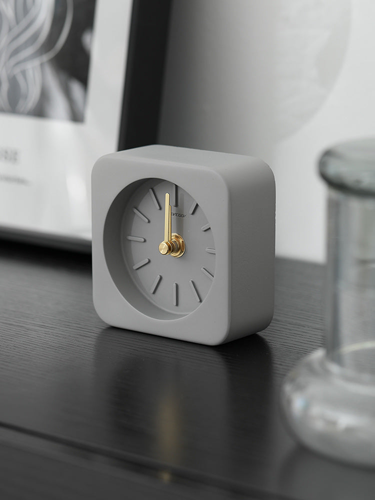 Personalized Concrete Desk Clock: Classic Home Decor Addition