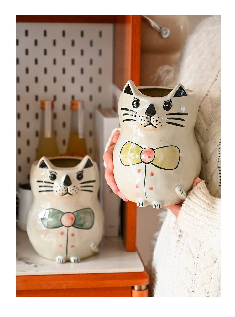 Whimsical Cat Face Ceramic Vase: Quirky Home Accent