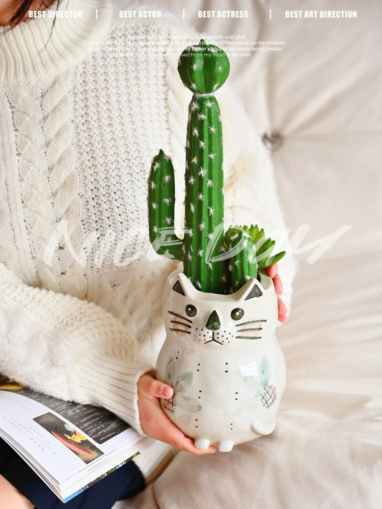 Whimsical Cat Face Ceramic Vase: Quirky Home Accent