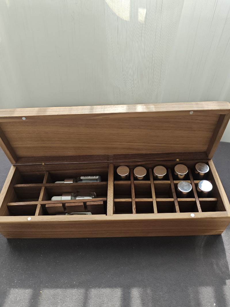 Wooden multi-grid cosmetic storage box, perfume, lipstick, small bottle storage